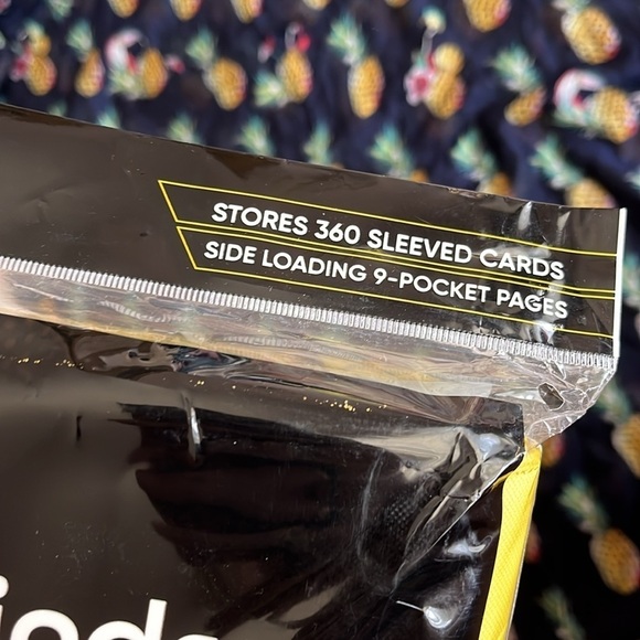 Brand New Yellow Trading Card Zipper Binder Premium Football Baseball Cards - Picture 10 of 14